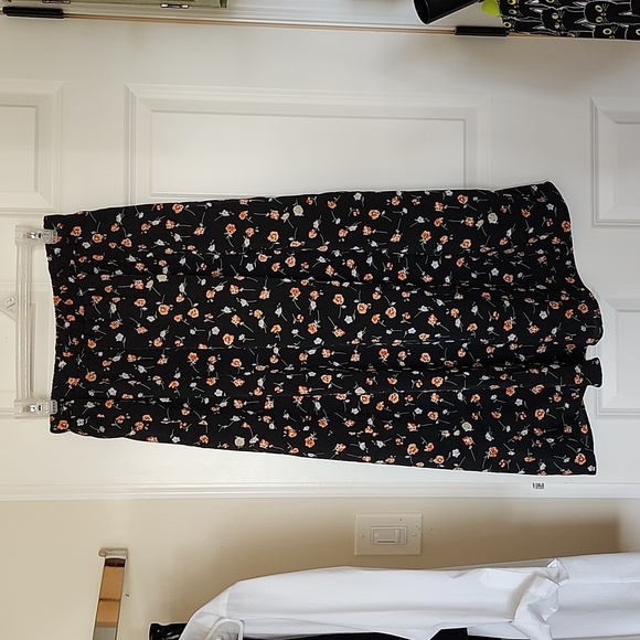 Elastic waist Skirt - Picture 1 of 8